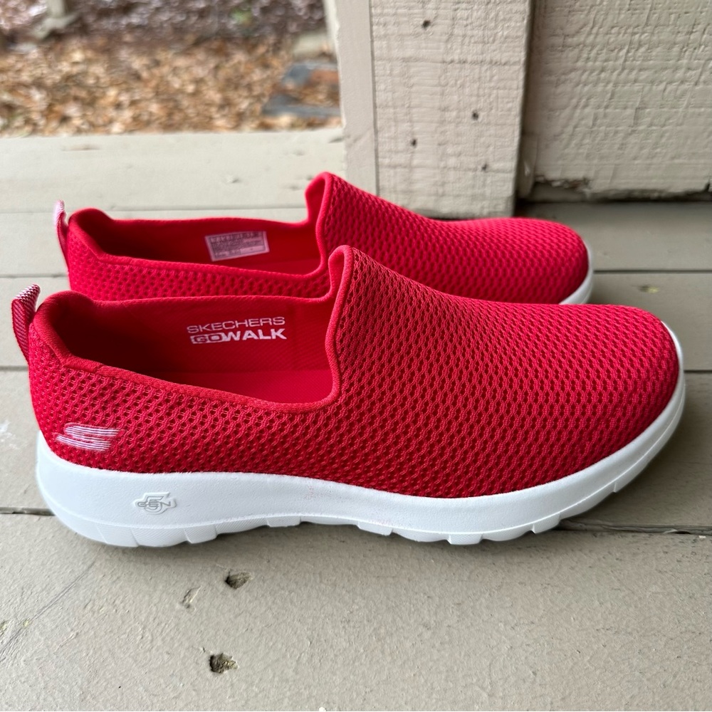 Womens Skechers GoGa Max Shoes Size 7
